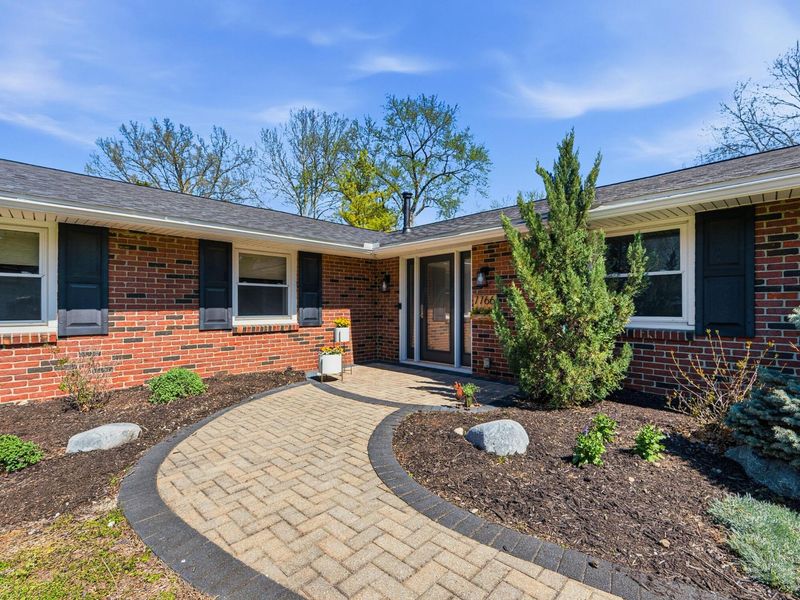 7766 Candlewood Lane, Columbus, OH 43235 Photo 2