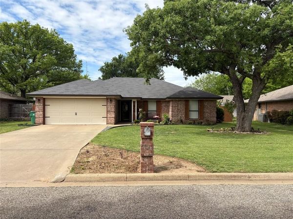 1808 N Cypress Avenue, Stephenville, TX 76401