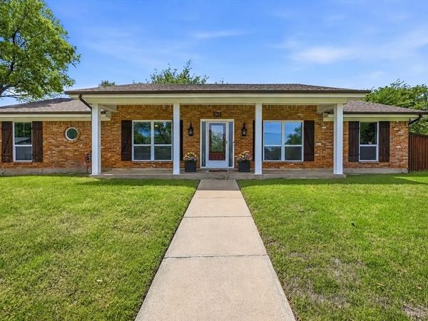 628 Robindale Court, Bedford, TX 76022