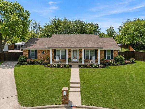 628 Robindale Court, Bedford, TX 76022