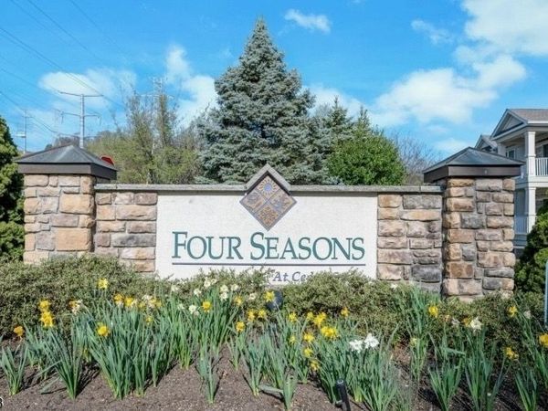 1010 Holly Ln, Unit 10, Cedar Grove, NJ 07009