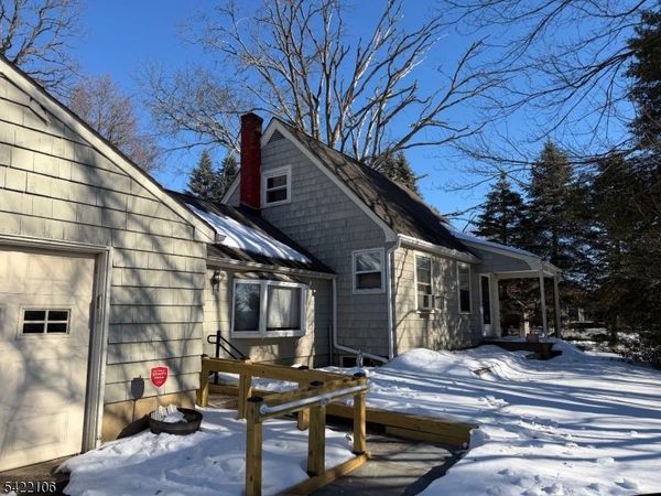 124 Gates Ave, Long Hill, NJ 07933