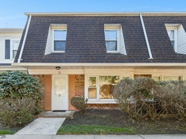 28 Wareham Ct, Scotch Plains, NJ 07076