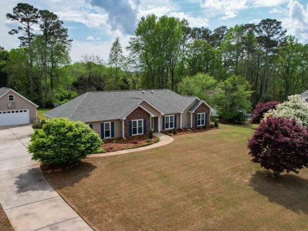 185 Crescent Drive, Newnan, GA 30265