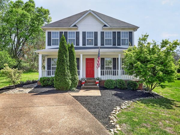 1329 Branchside Ct, Thompsons Station, TN 37179