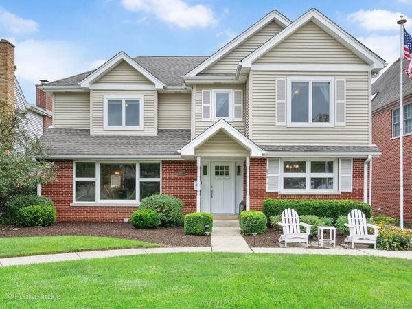 871 S Chatham Avenue , Elmhurst, IL 60126