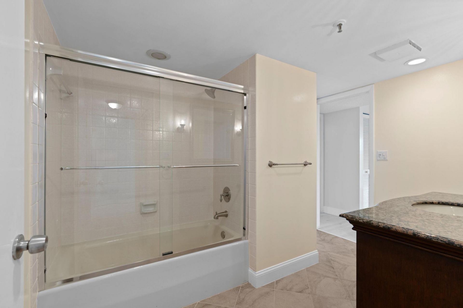 7020 Half Moon Circle, Unit 205, Hypoluxo, FL 33462 Photo