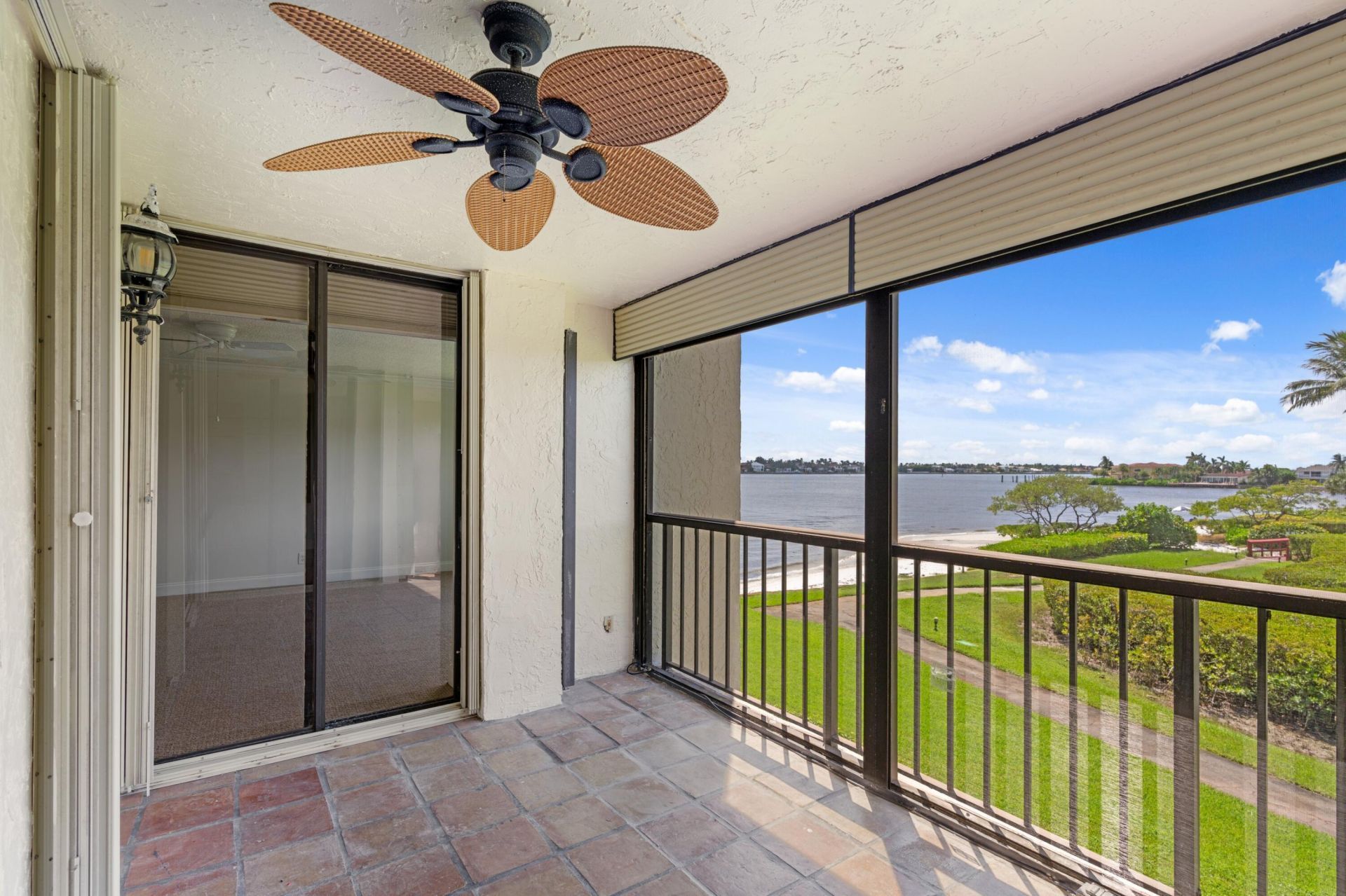 7020 Half Moon Circle, Unit 205, Hypoluxo, FL 33462 Photo