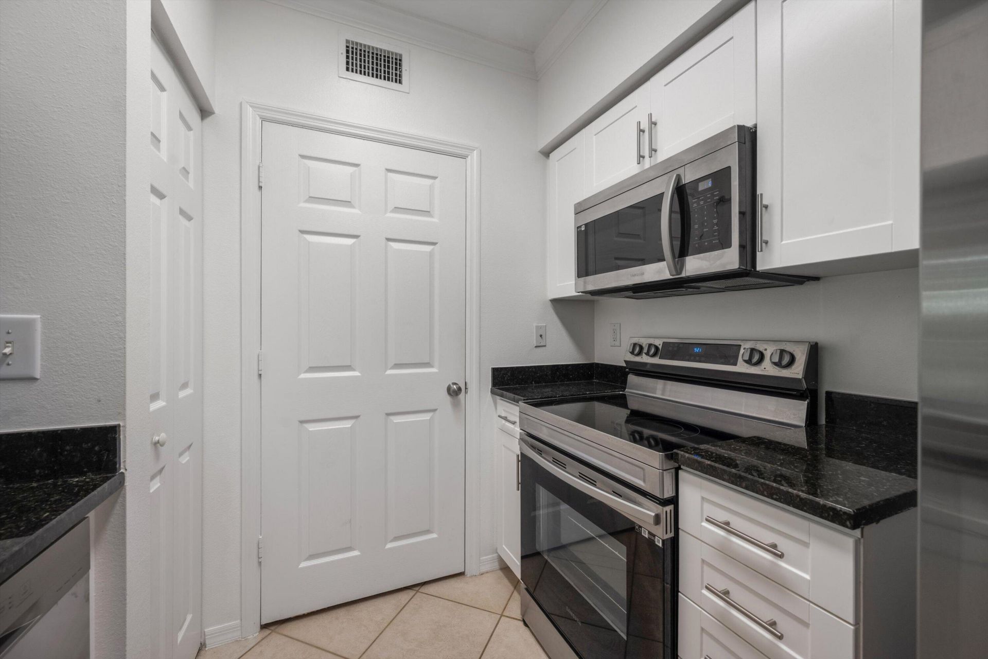 6475 Emerald Dunes Drive, Unit 206, West Palm Beach, FL 33411 Photo