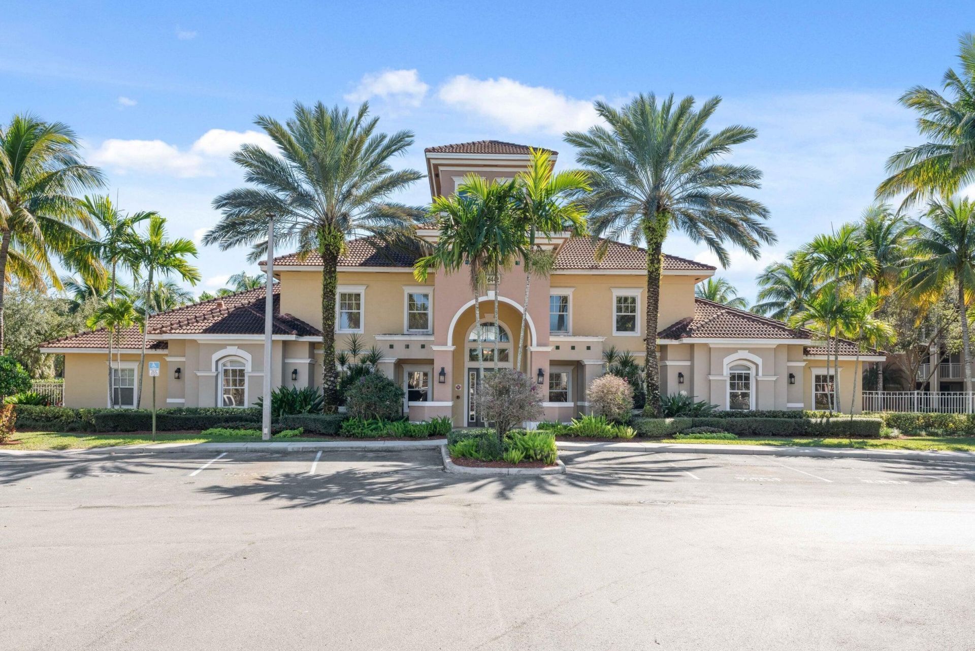 6475 Emerald Dunes Drive, Unit 206, West Palm Beach, FL 33411 Photo