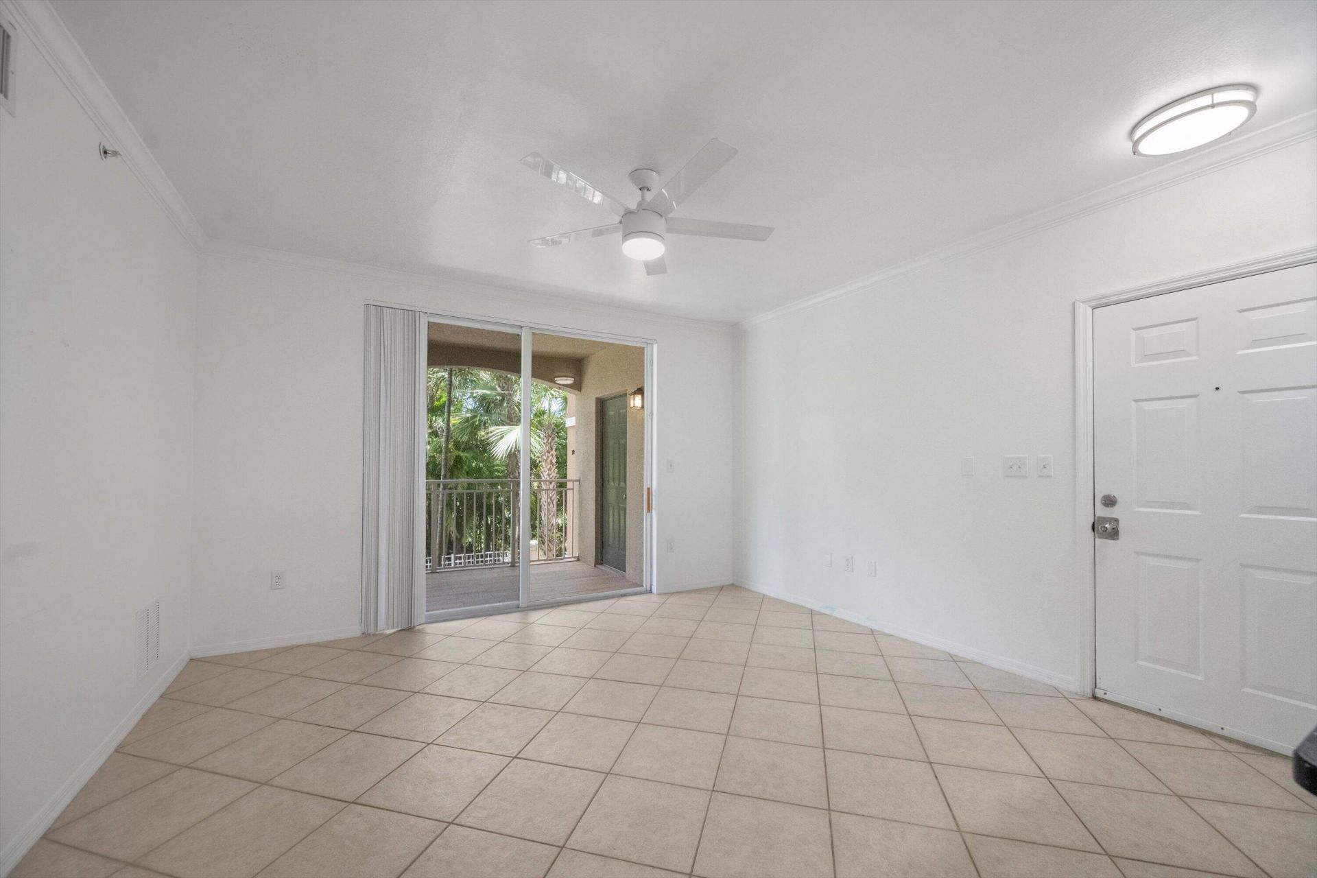 6475 Emerald Dunes Drive, Unit 206, West Palm Beach, FL 33411 Photo