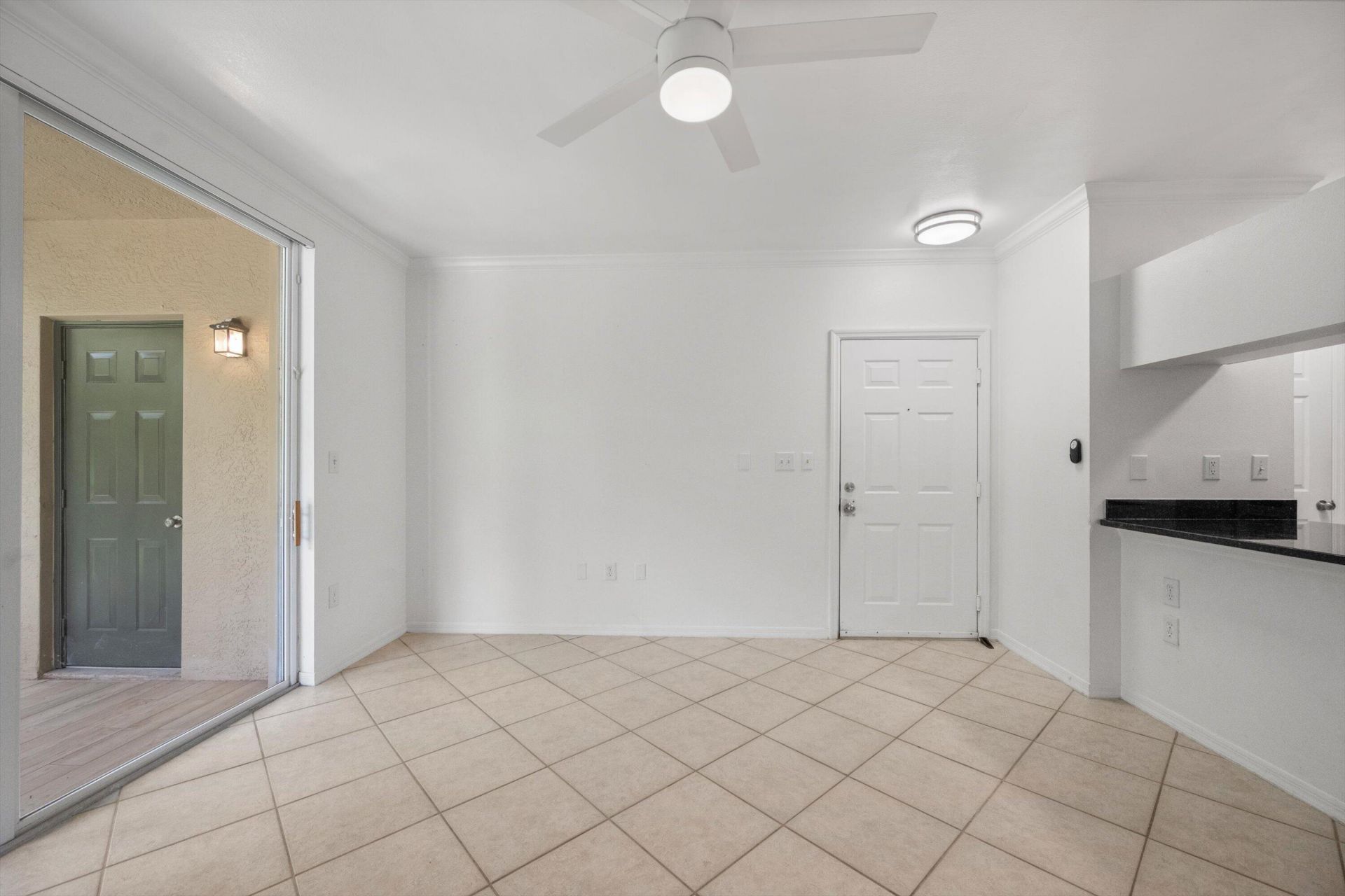 6475 Emerald Dunes Drive, Unit 206, West Palm Beach, FL 33411 Photo