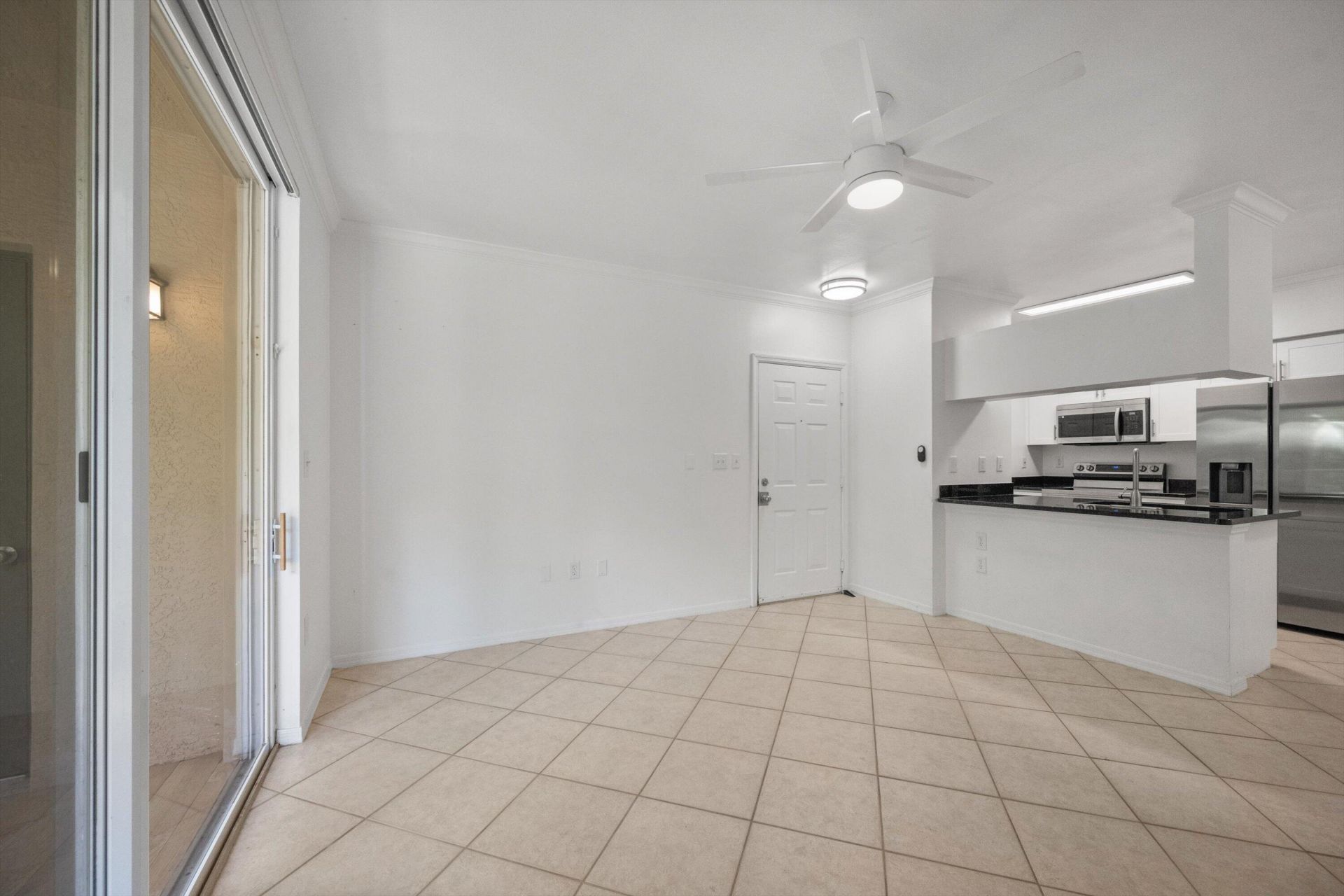 6475 Emerald Dunes Drive, Unit 206, West Palm Beach, FL 33411 Photo