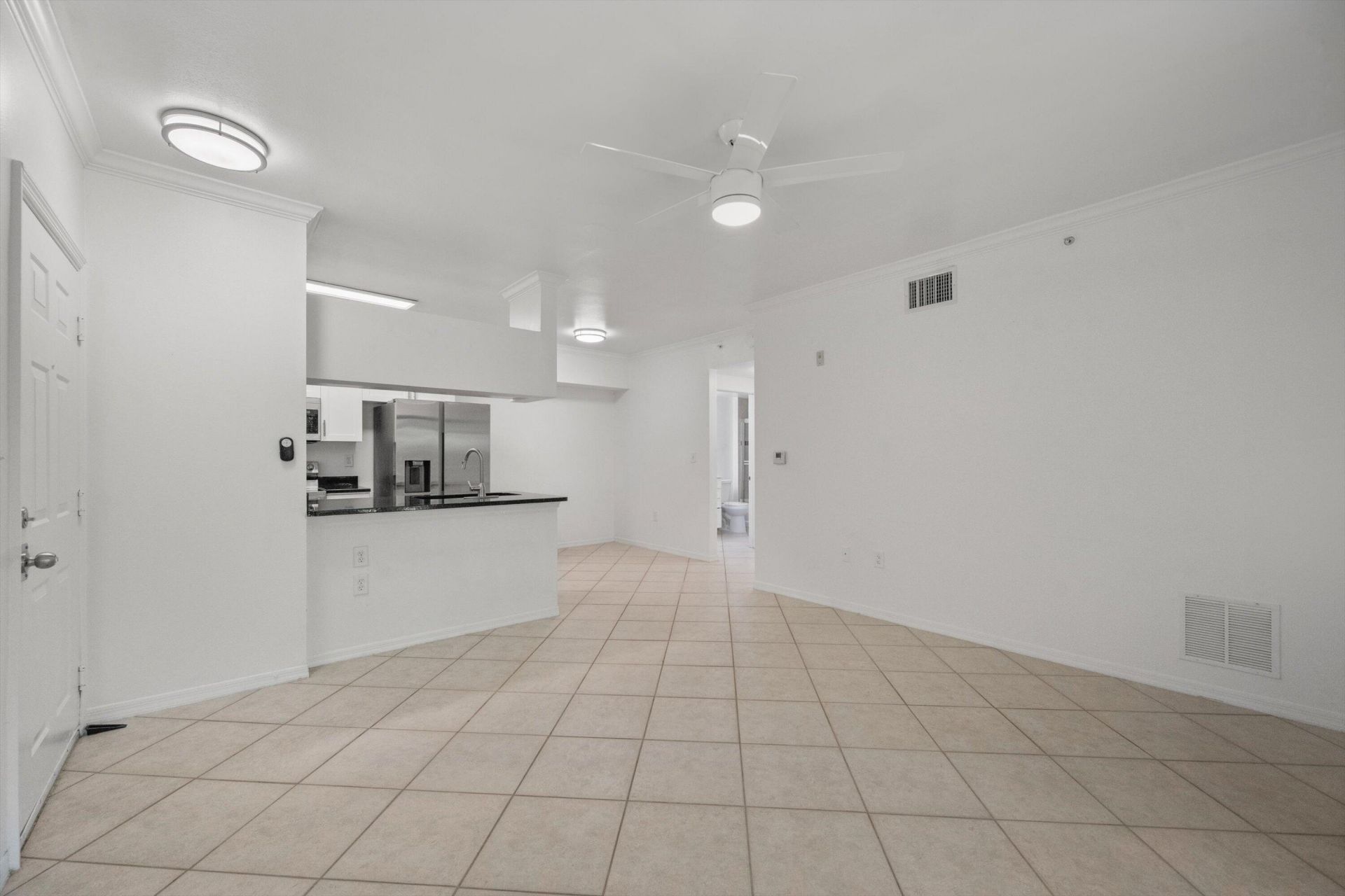 6475 Emerald Dunes Drive, Unit 206, West Palm Beach, FL 33411 Photo