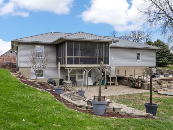 168 290th St, West Branch, IA 52358