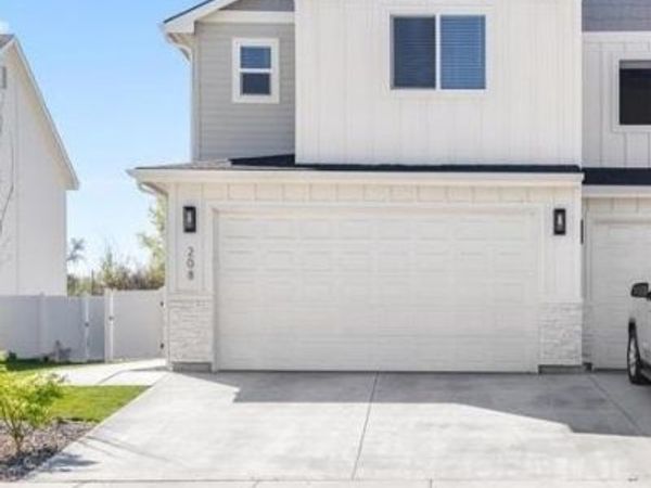 208 NE 3rd, Fruitland, ID 83619