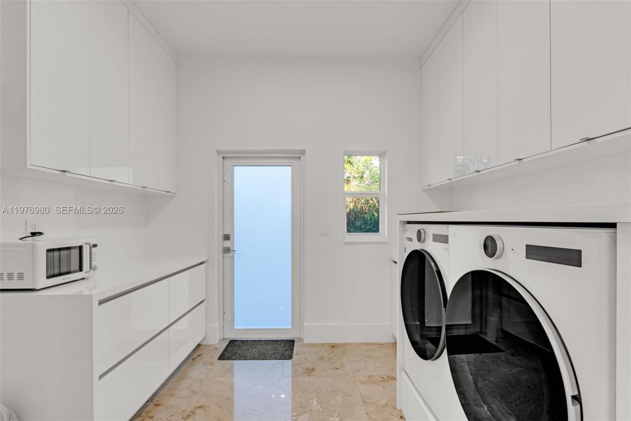 6290 SW 130th Ter, Pinecrest, FL 33156 Photo