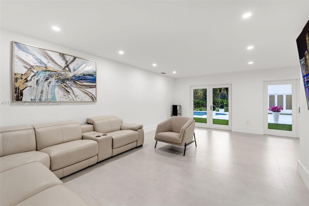 6290 SW 130th Ter, Pinecrest, FL 33156 Photo