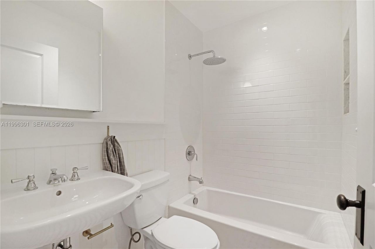 6415 SW 39th St , Miami, FL 33155 Photo