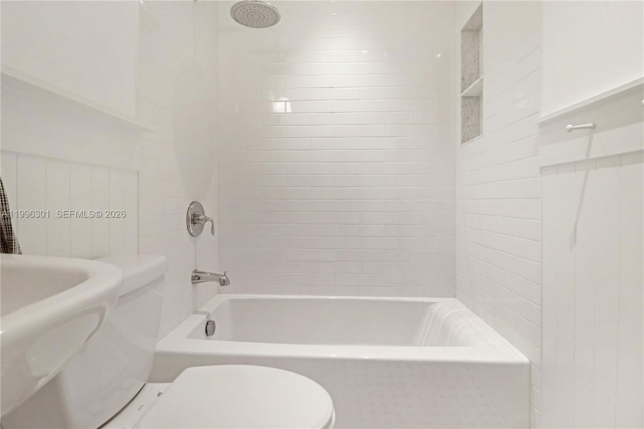 6415 SW 39th St, Miami, FL 33155 Photo