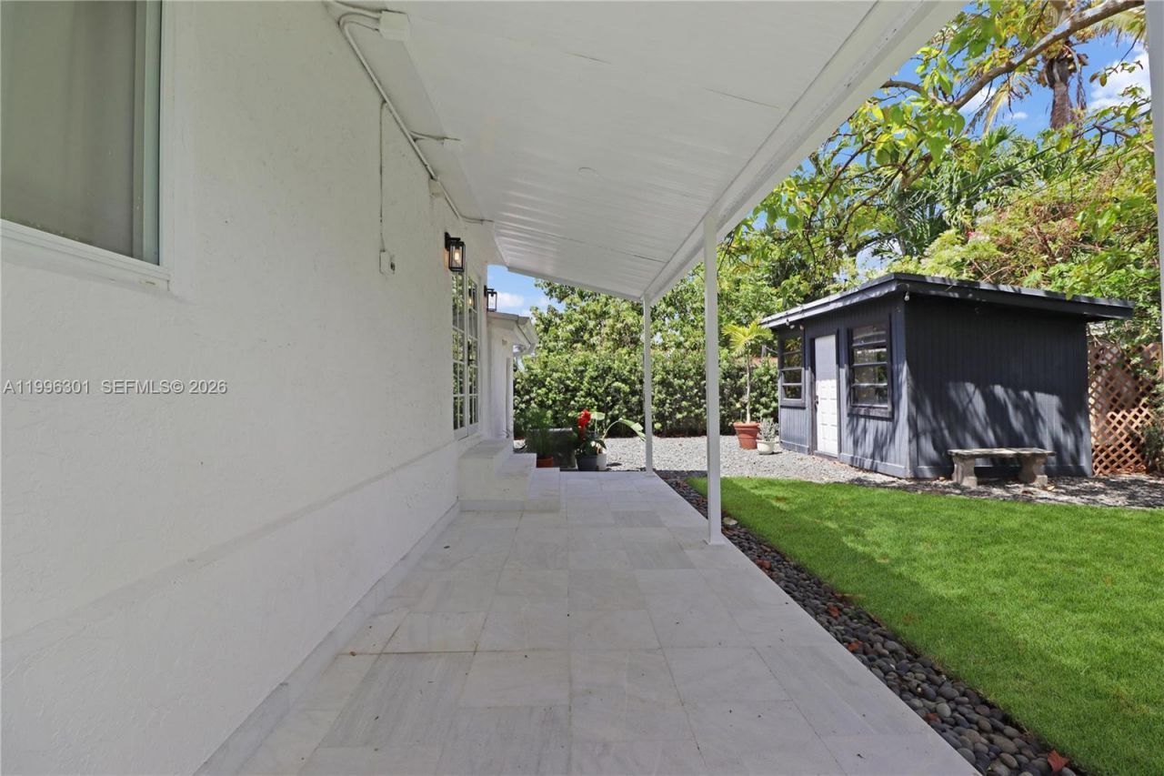 6415 SW 39th St , Miami, FL 33155 Photo