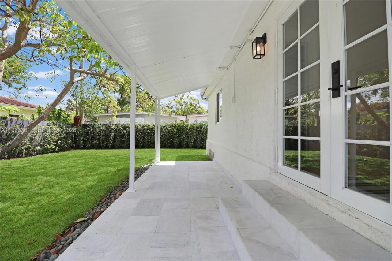 6415 SW 39th St, Miami, FL 33155 Photo