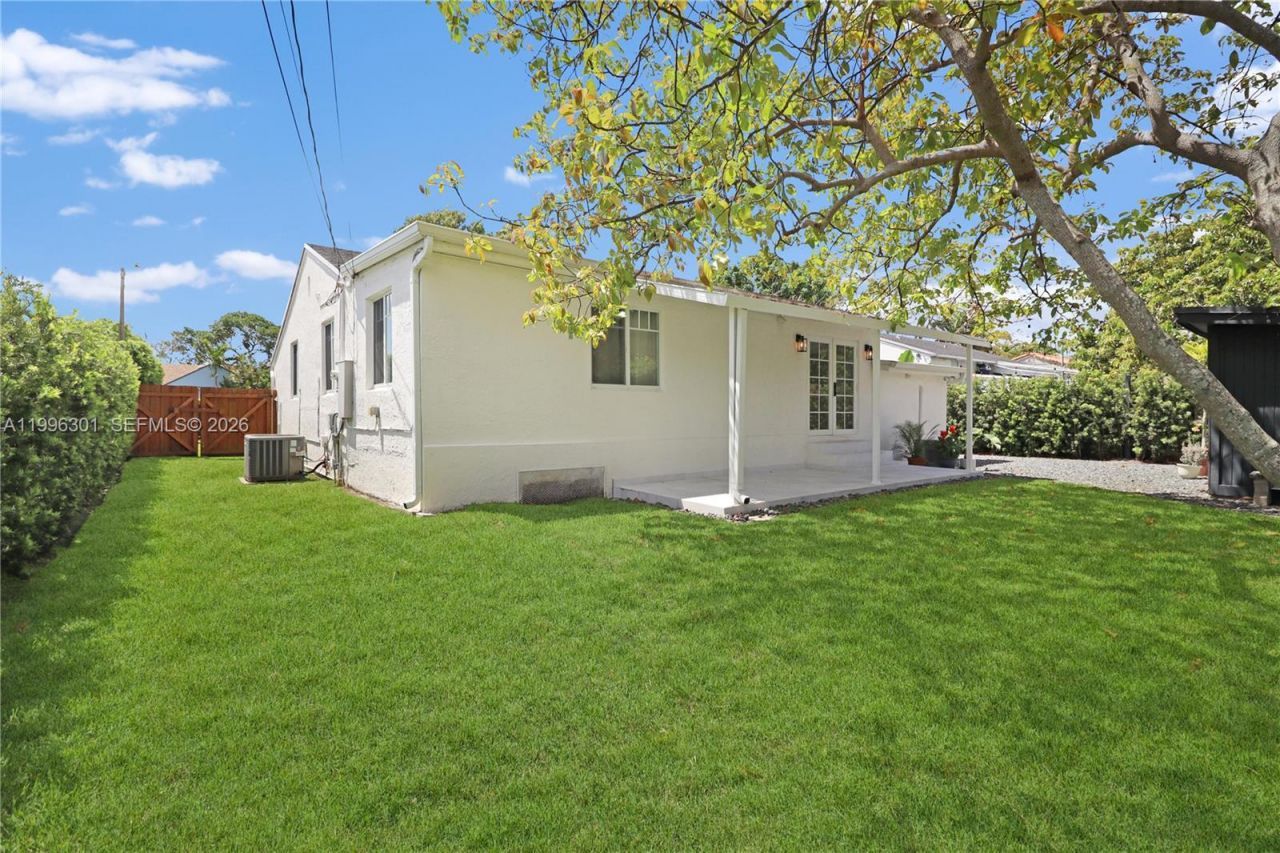 6415 SW 39th St , Miami, FL 33155 Photo