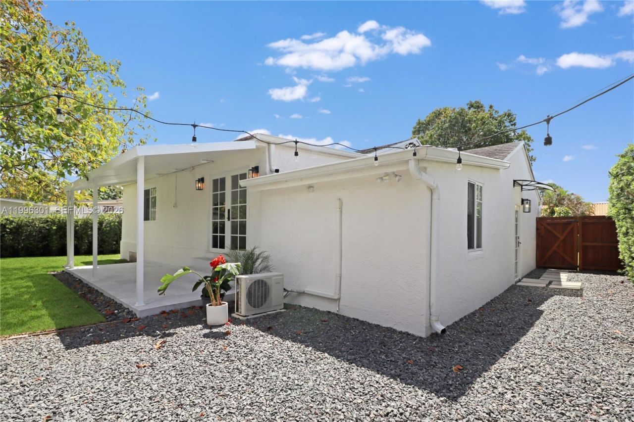 6415 SW 39th St , Miami, FL 33155 Photo