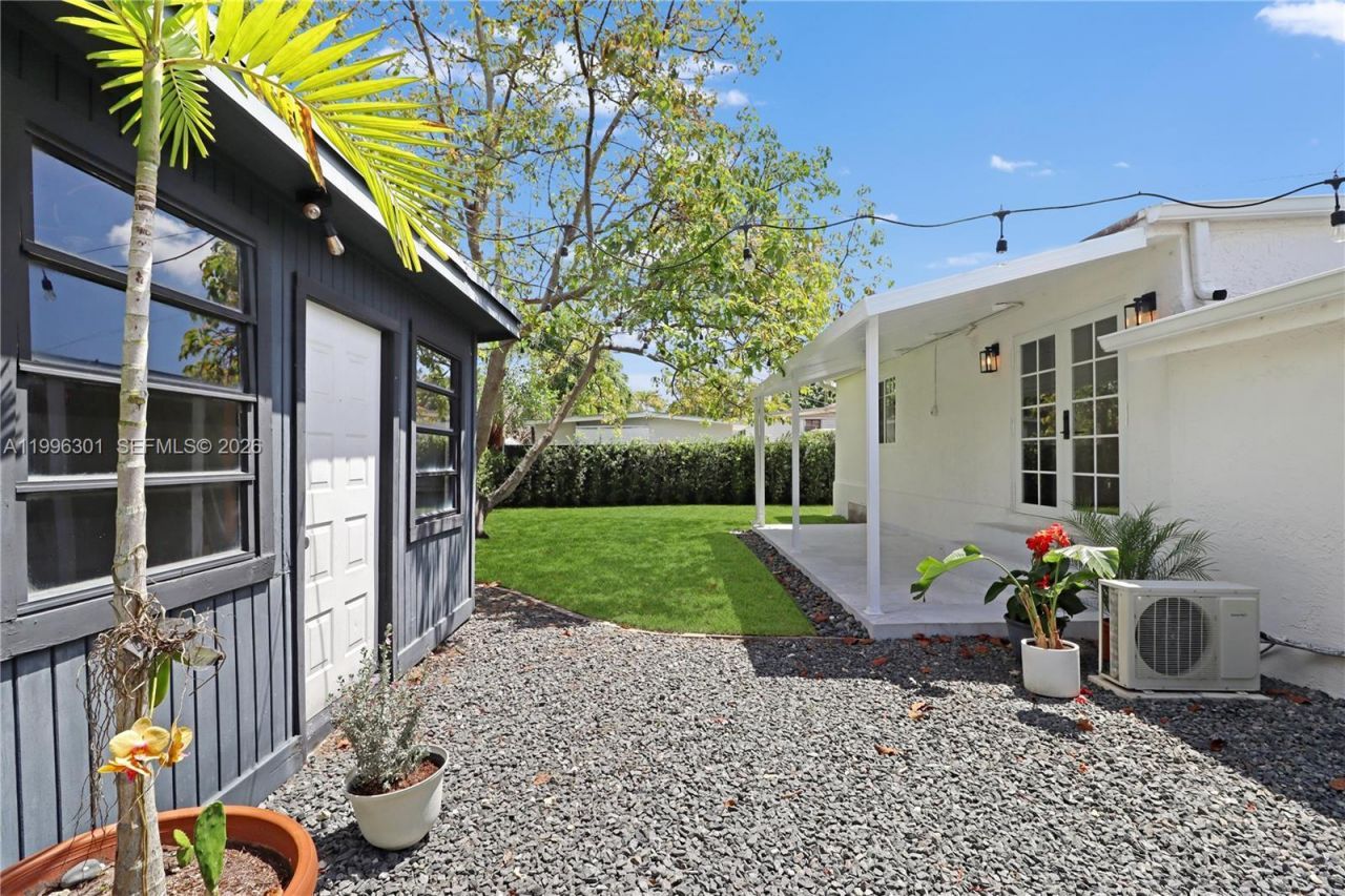 6415 SW 39th St, Miami, FL 33155 Photo