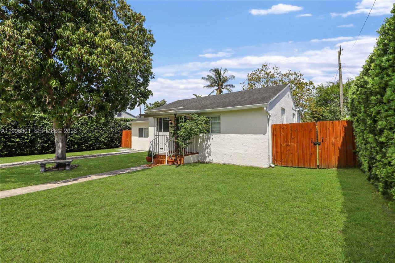 6415 SW 39th St, Miami, FL 33155 Photo