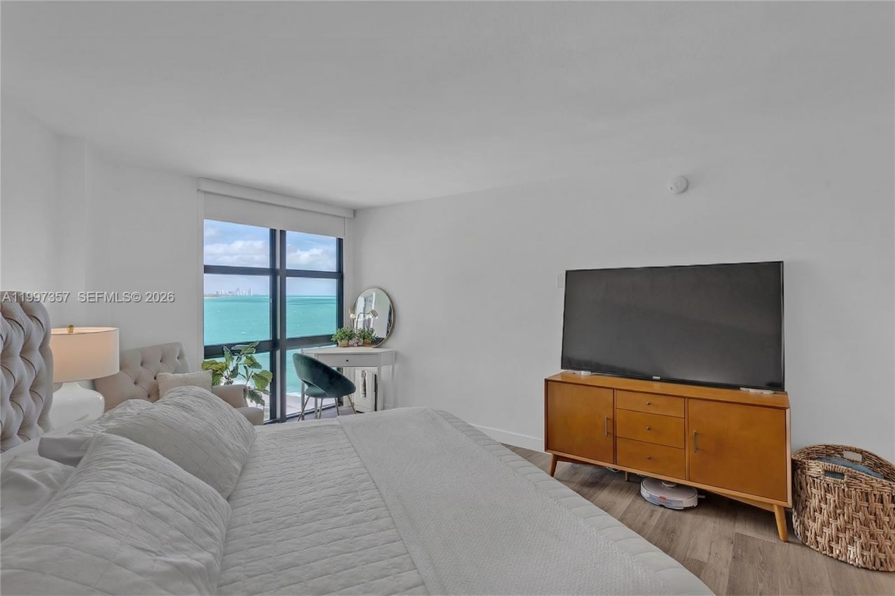 1111 Crandon Blvd , Unit B807, Key Biscayne, FL 33149 Photo