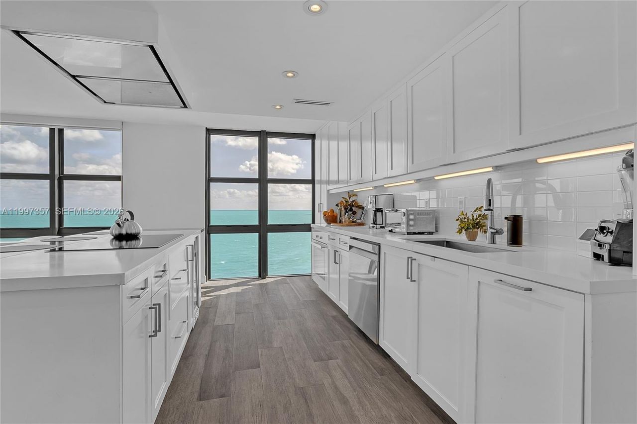 1111 Crandon Blvd , Unit B807, Key Biscayne, FL 33149 Photo