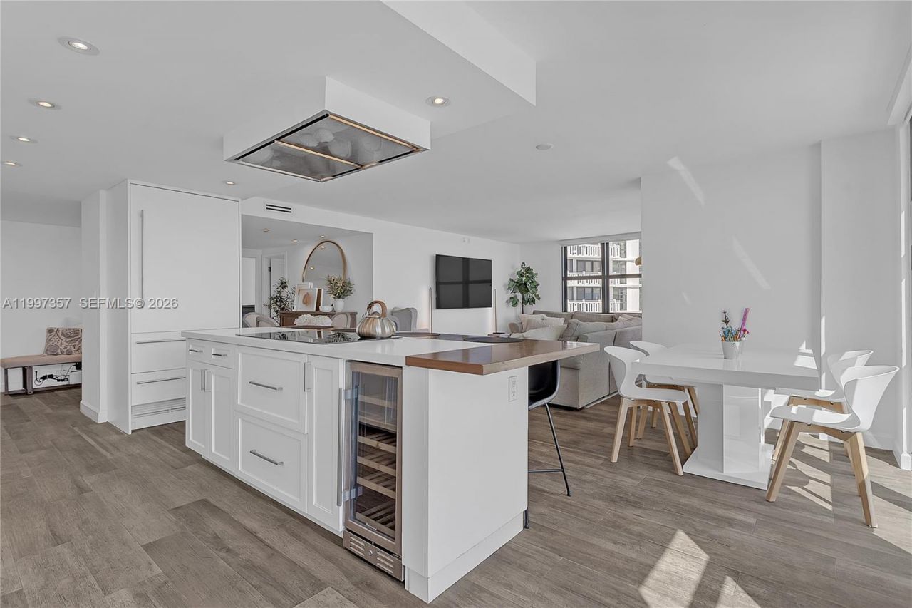 1111 Crandon Blvd , Unit B807, Key Biscayne, FL 33149 Photo