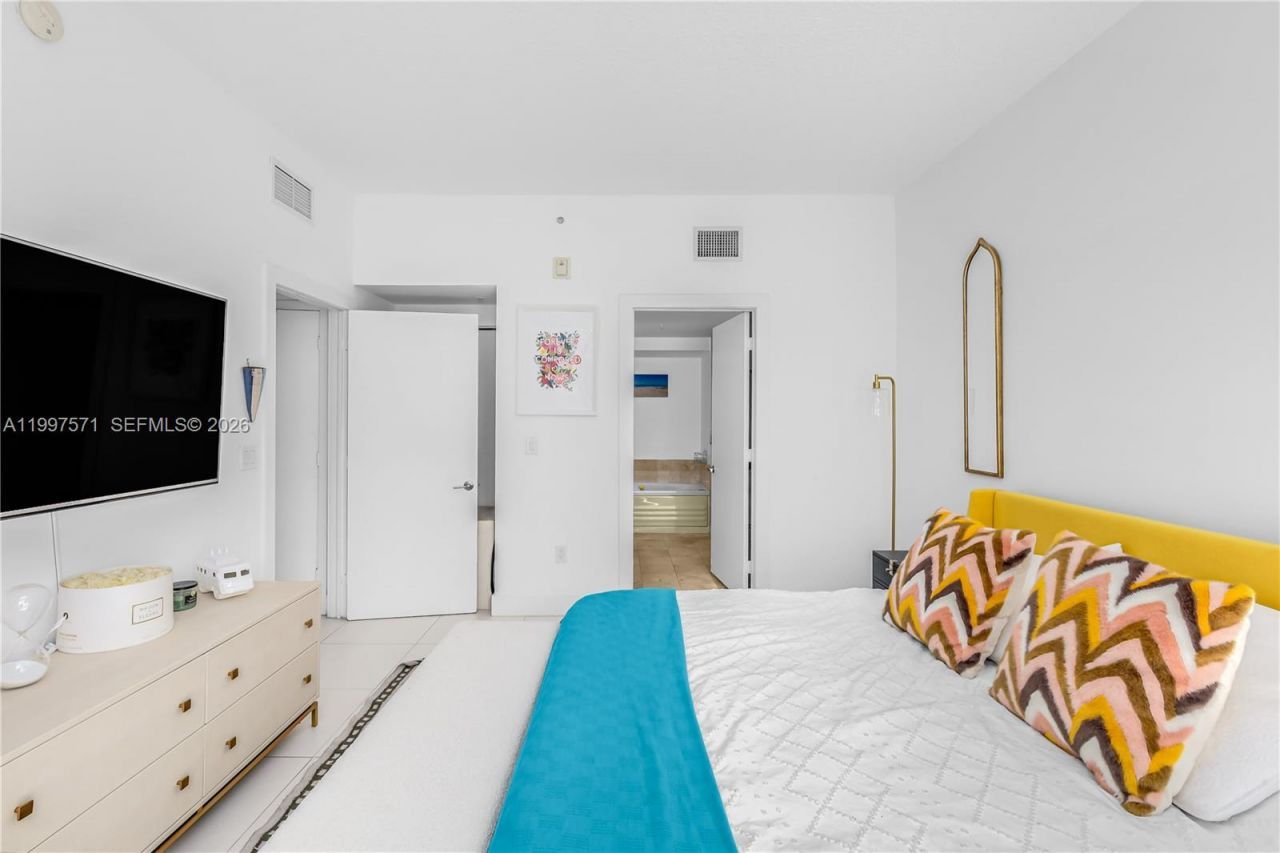 5970 Indian Creek Dr , Unit 502, Miami Beach, FL 33140 Photo