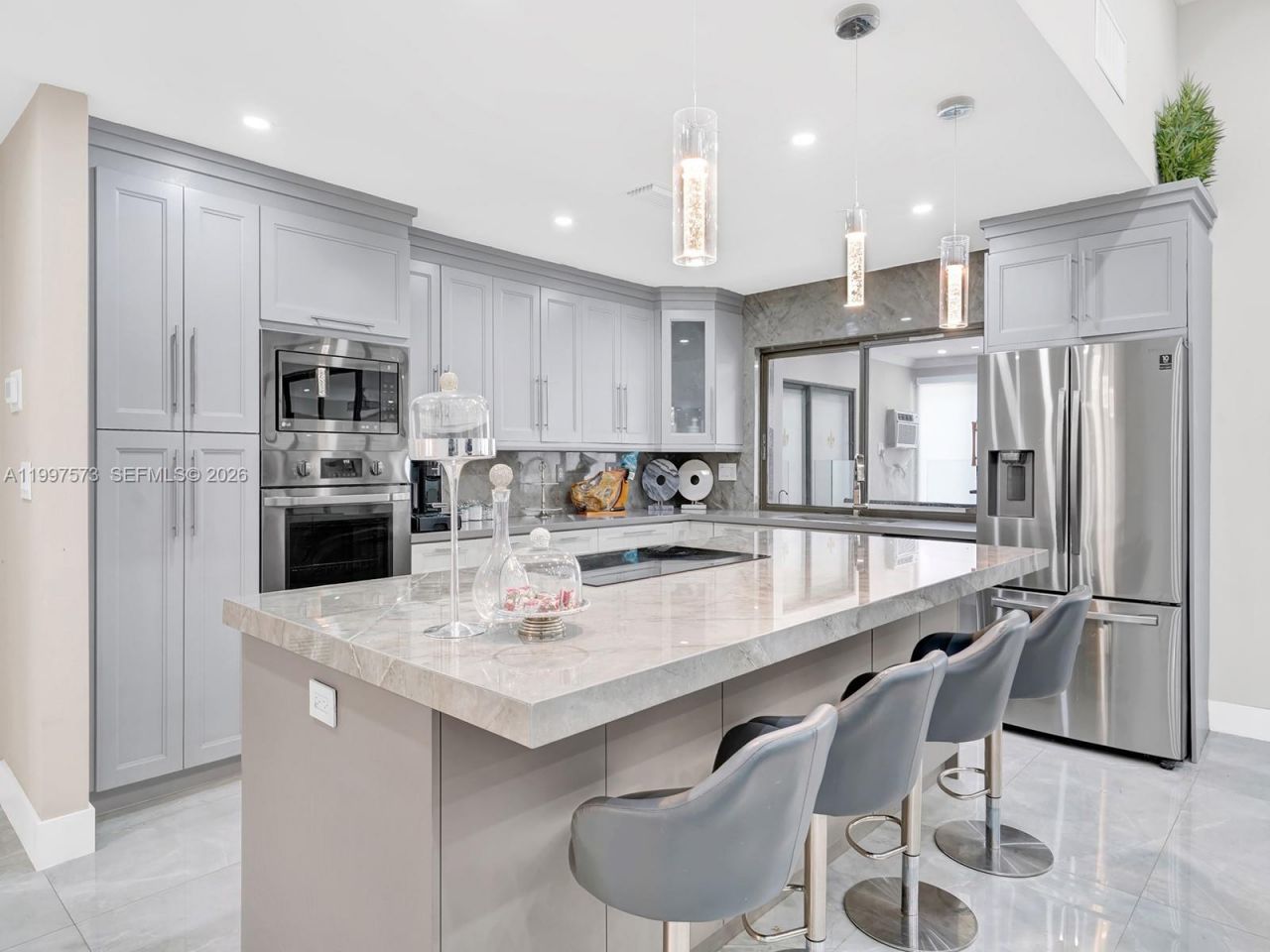 621 E Tropical Way , Plantation, FL 33317 Photo