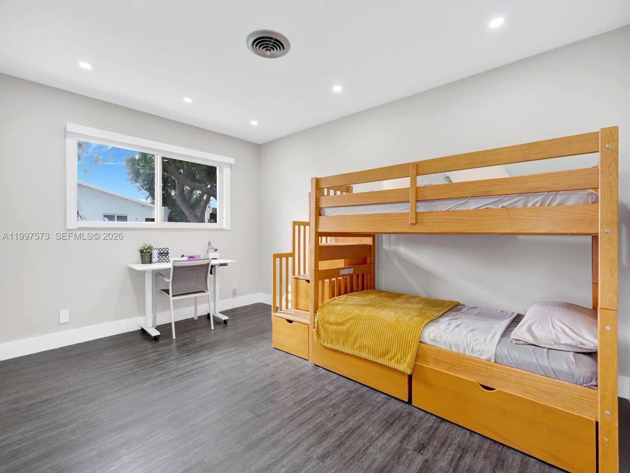 621 E Tropical Way , Plantation, FL 33317 Photo