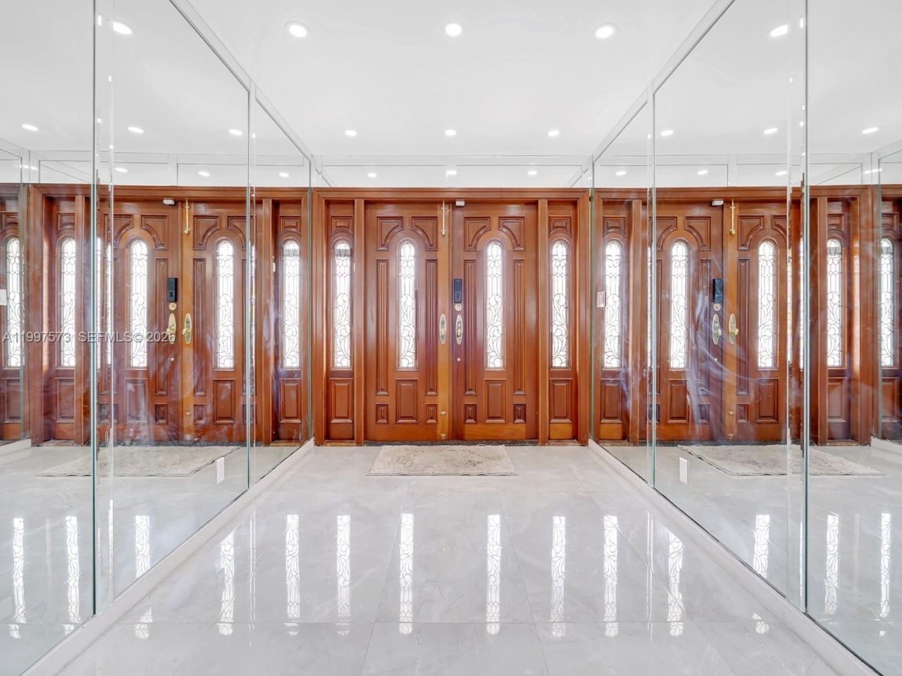 621 E Tropical Way , Plantation, FL 33317 Photo