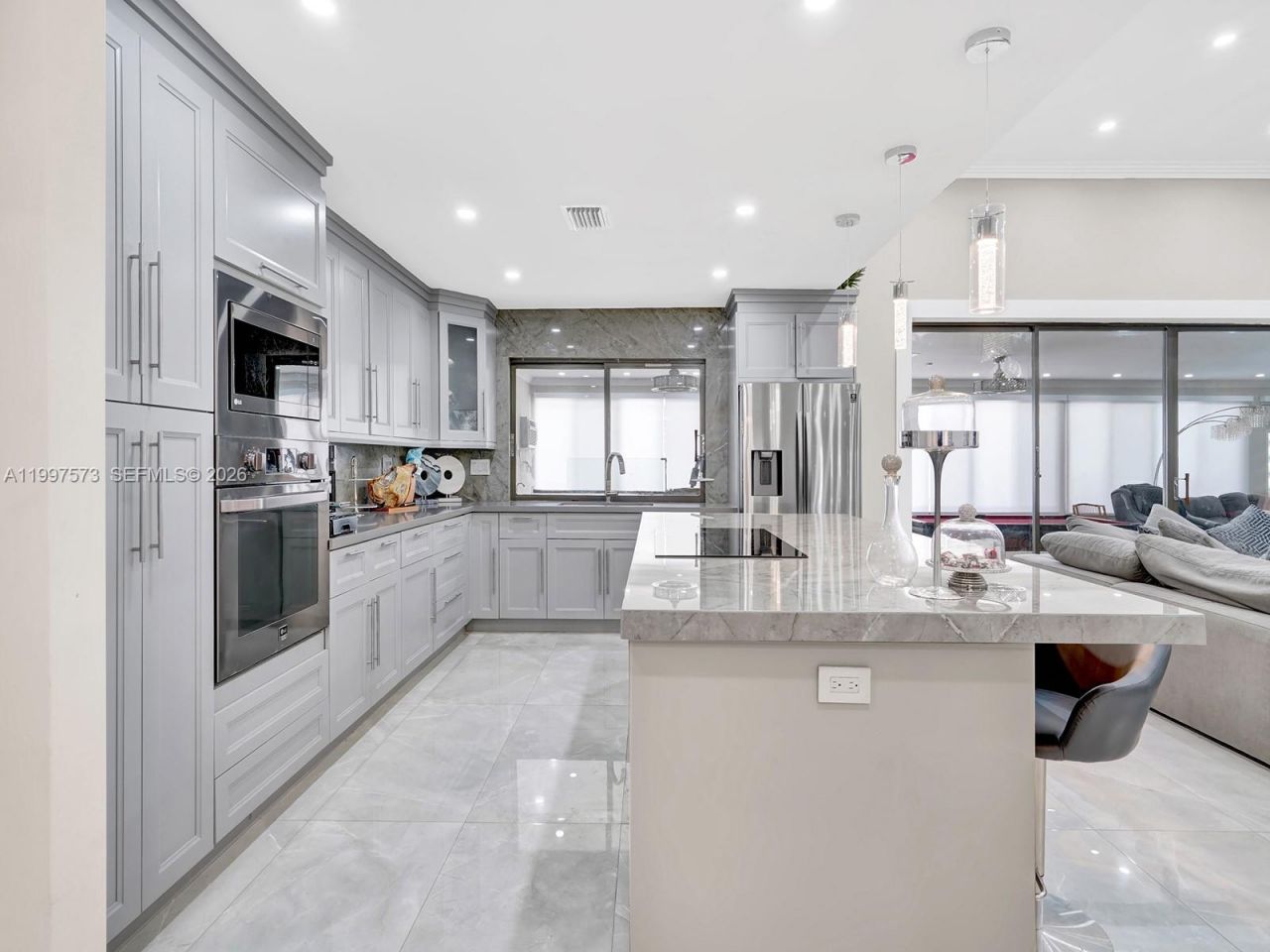 621 E Tropical Way , Plantation, FL 33317 Photo