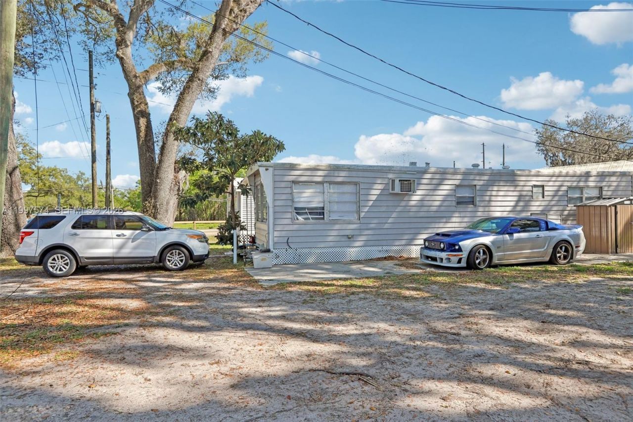 4233 Gall Blvd , Zephyrhills, FL 33452 Photo