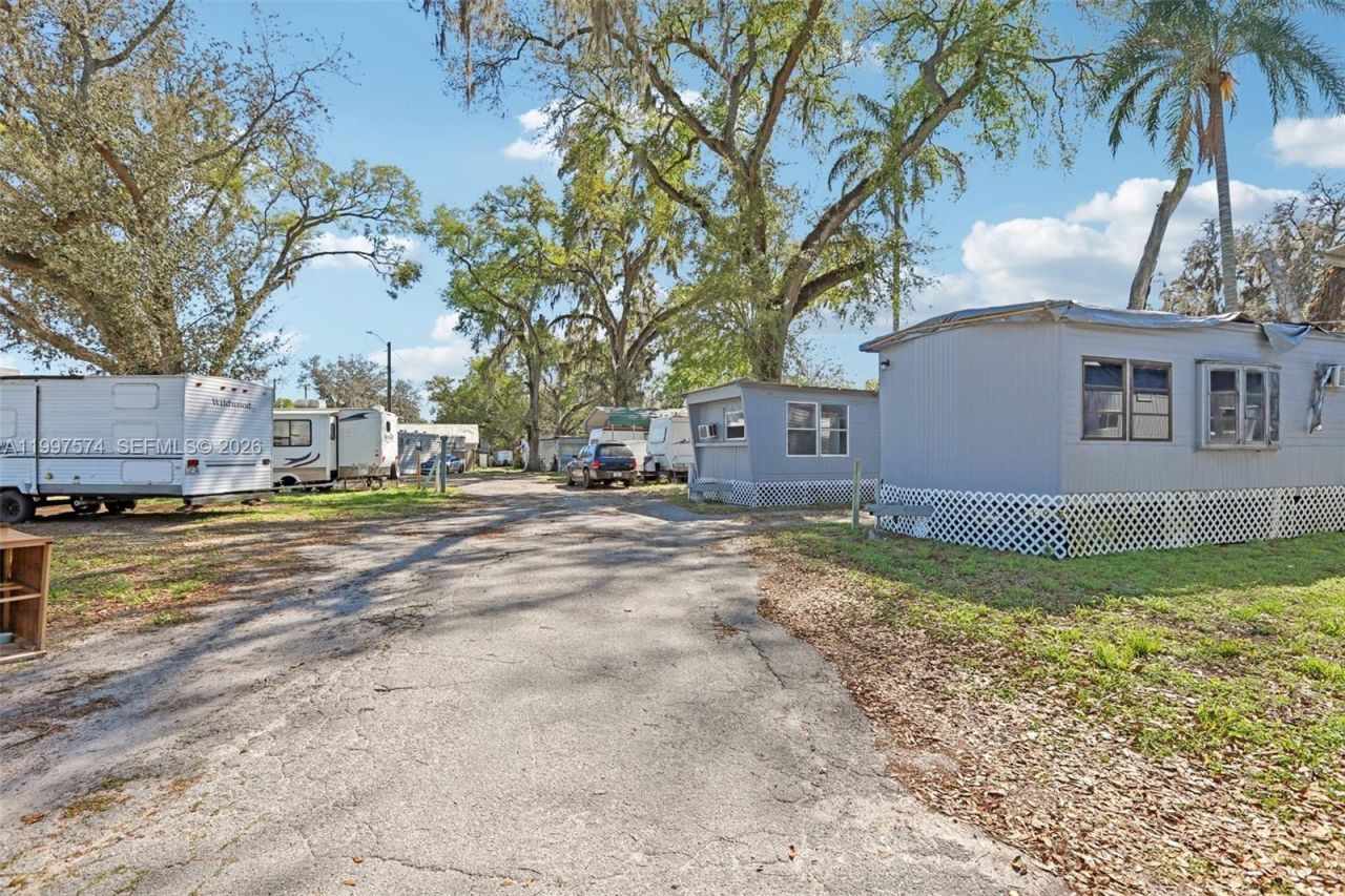 4233 Gall Blvd , Zephyrhills, FL 33452 Photo