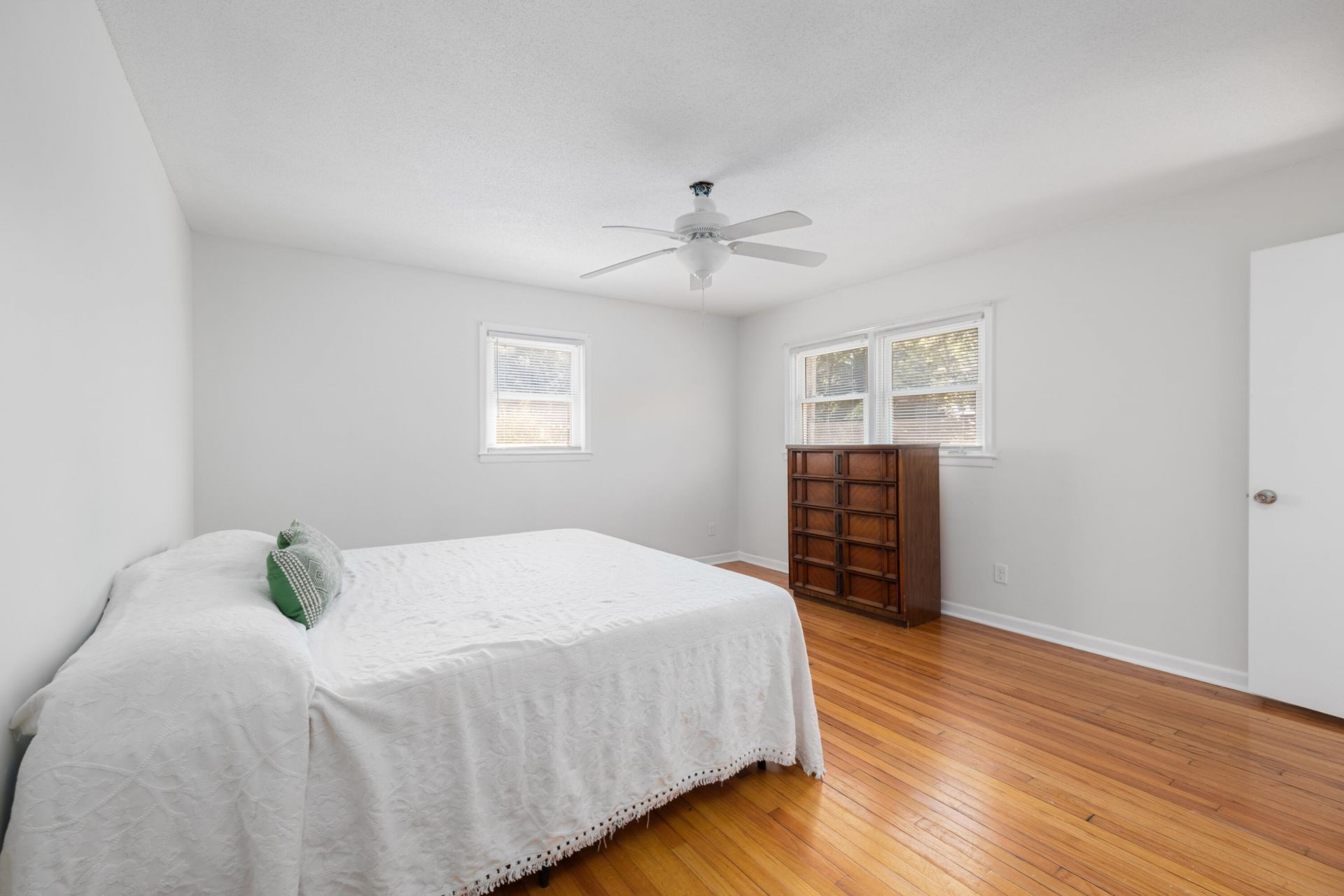 4557 W Montague Avenue Photo 17