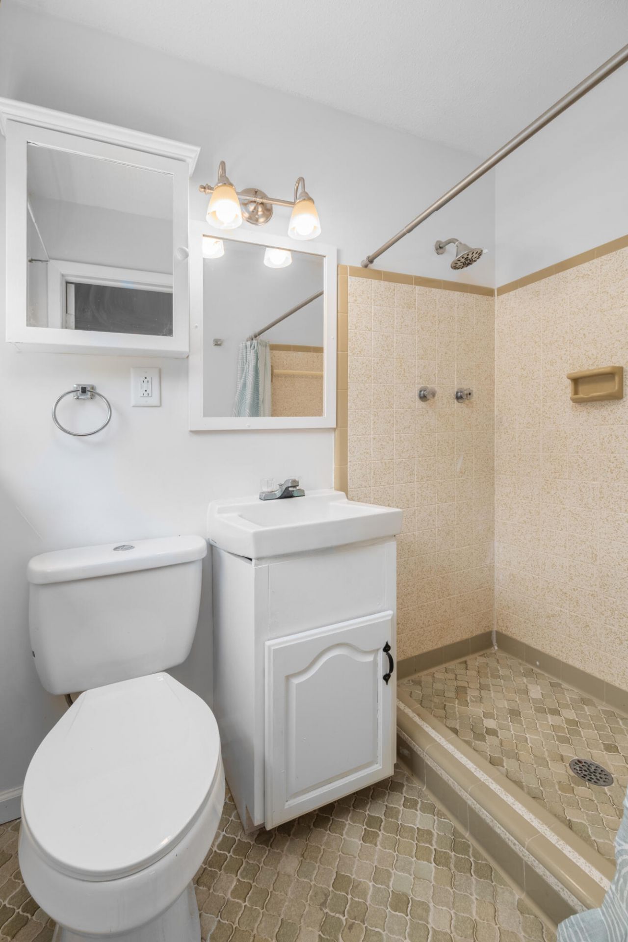 4557 W Montague Avenue Photo 19