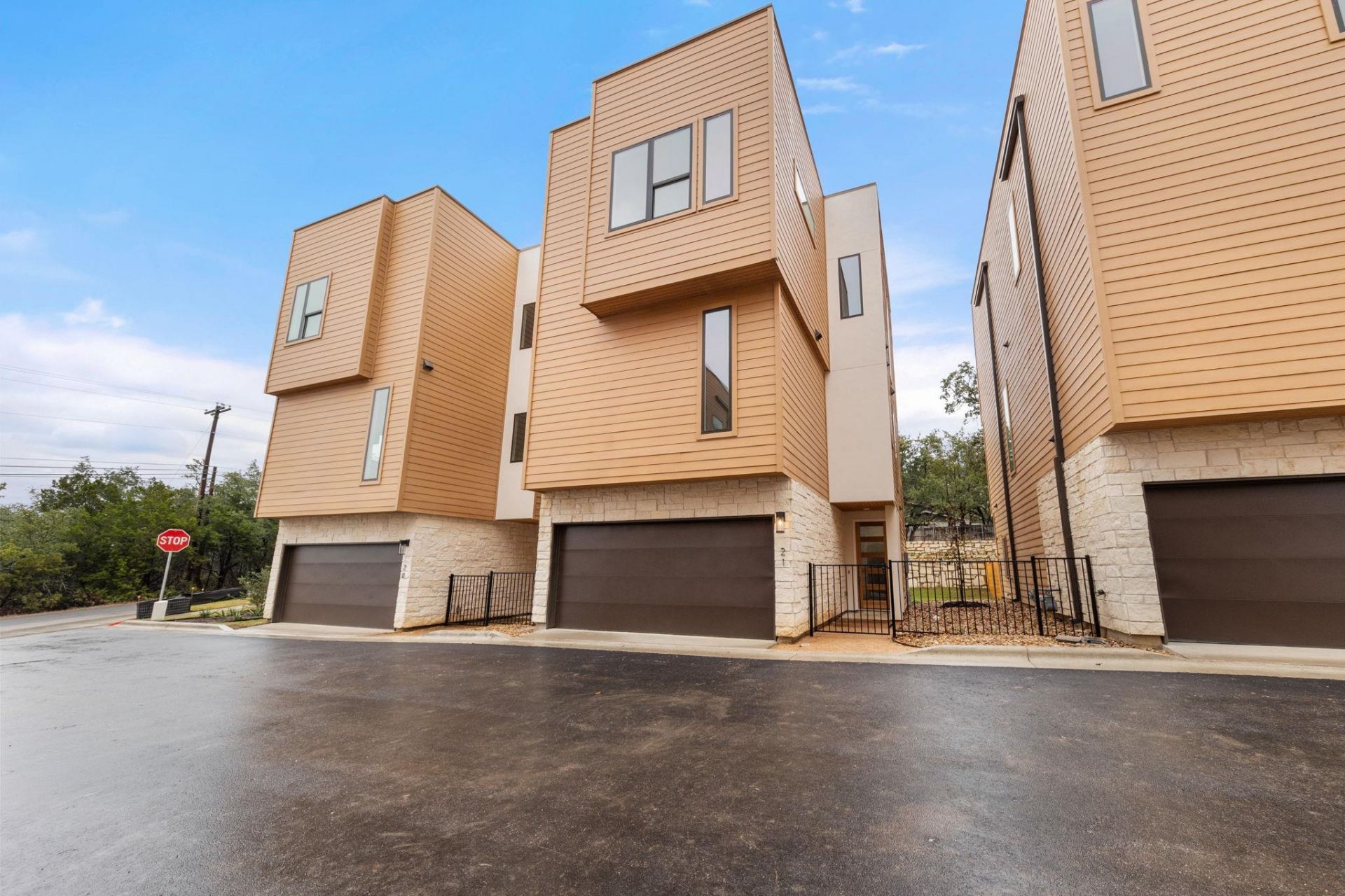 6819 Wolfcreek Pass, Unit 21, Austin, TX 78749 Main Photo