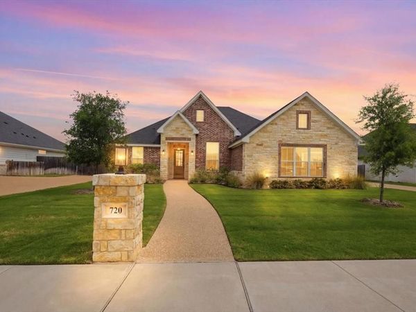 720 Whirlaway Road, Hewitt, TX 76643