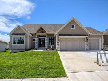 2615 NE 91st Place, Kansas City, MO 64156