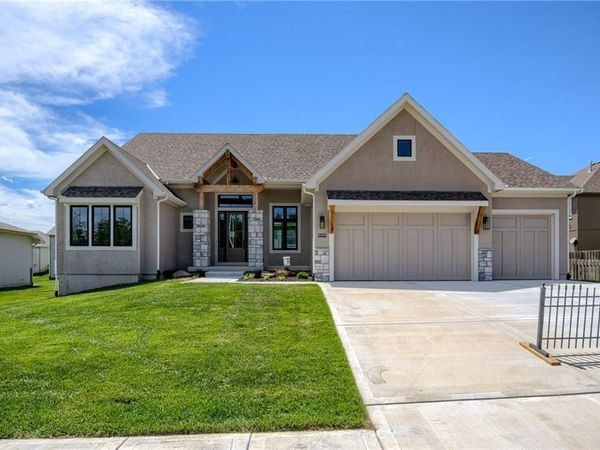 2615 NE 91st Place, Kansas City, MO 64156