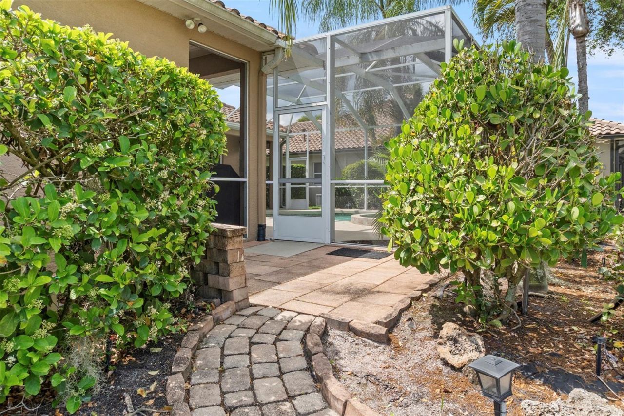 1872 Coconut Palm Circle , North Port, FL 34288 Photo