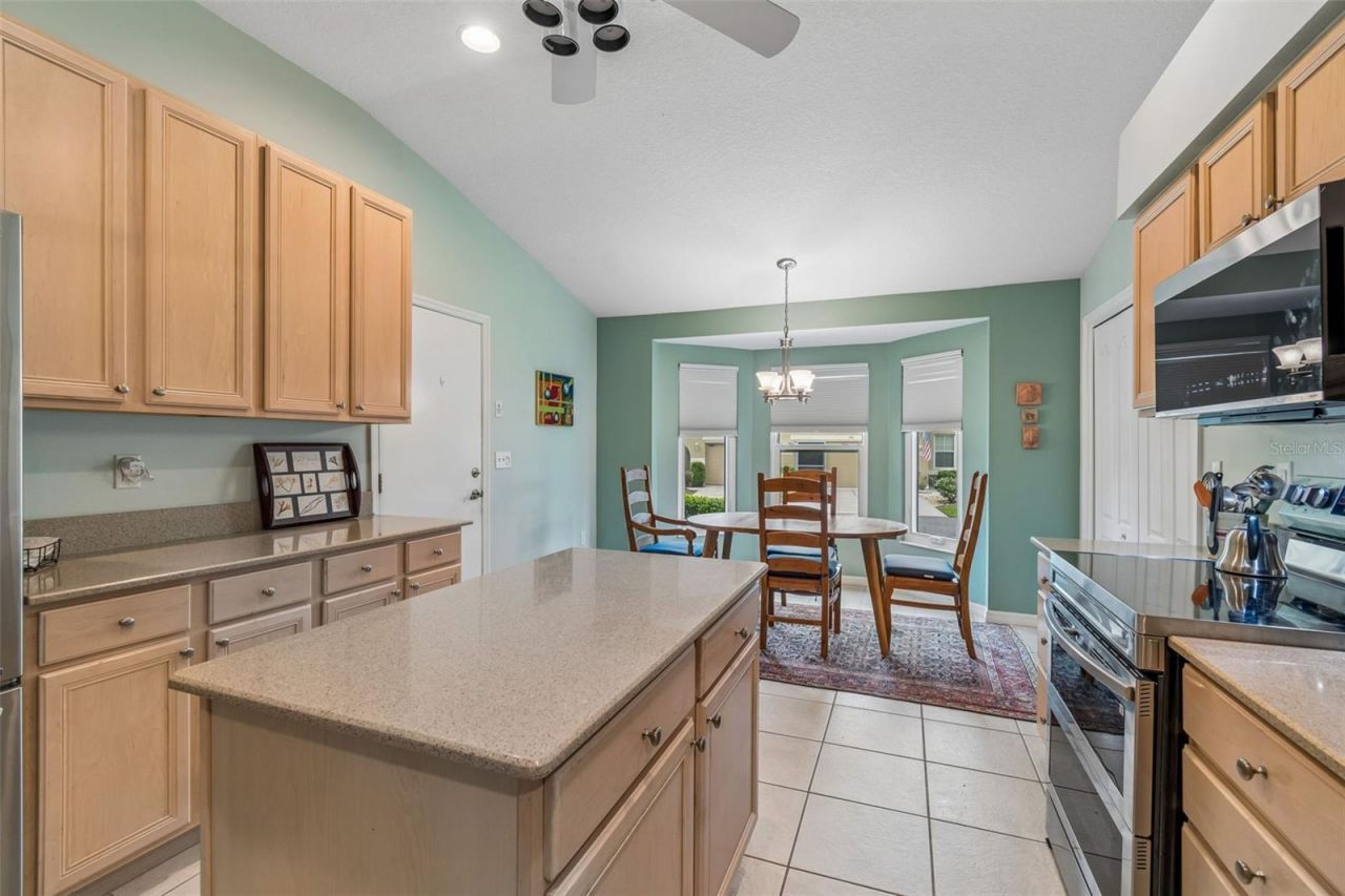 2006 Grantham Greens Drive, Sun City Center, FL 33573 Photo