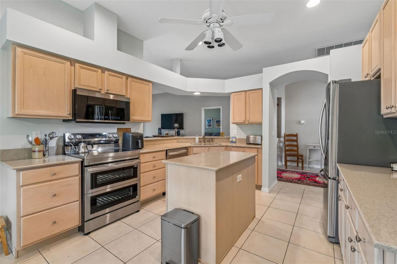 2006 Grantham Greens Drive, Sun City Center, FL 33573 Photo