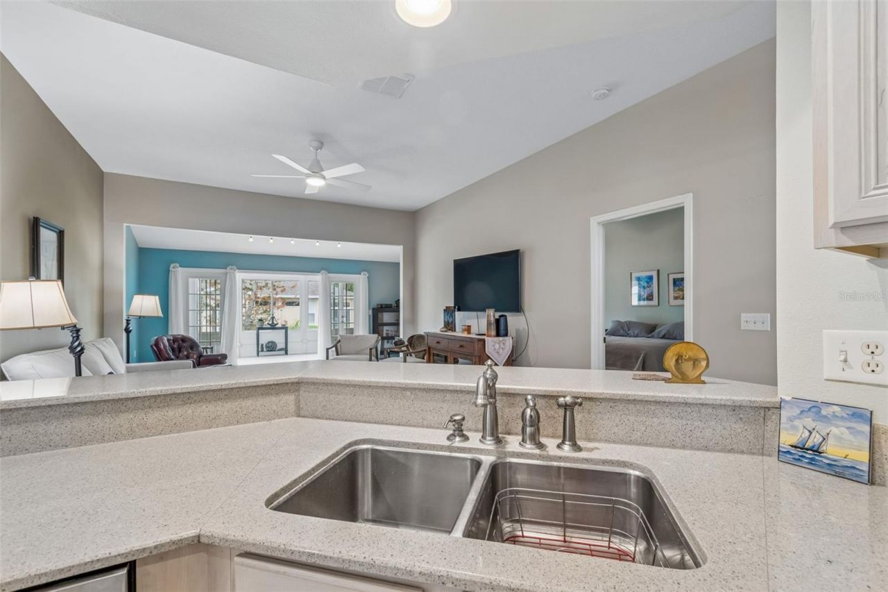 2006 Grantham Greens Drive, Sun City Center, FL 33573 Photo